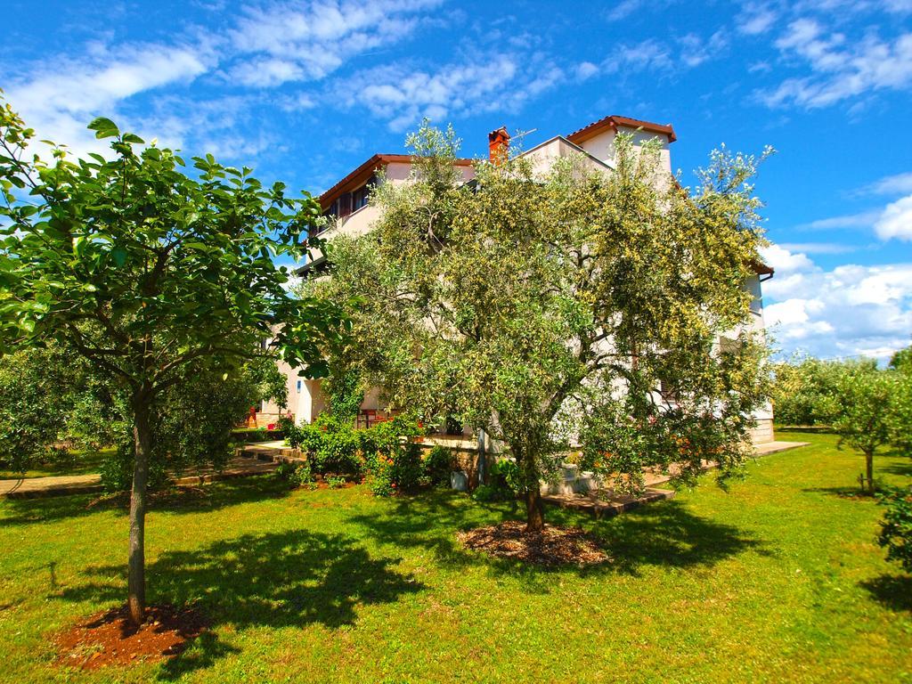 Apartments Milio 1105 Fažana Eksteriør bilde